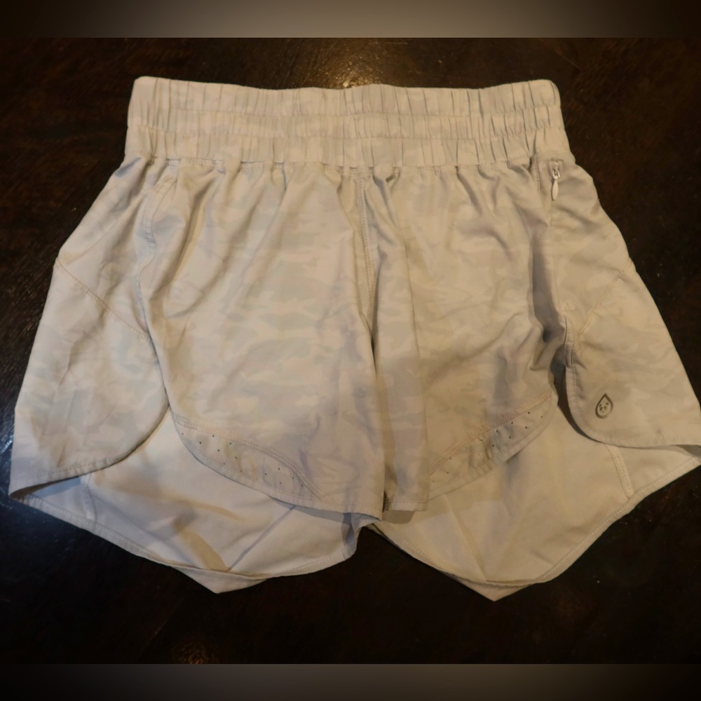 Tasc performance athletic shorts, white/grey/blue camo, size M